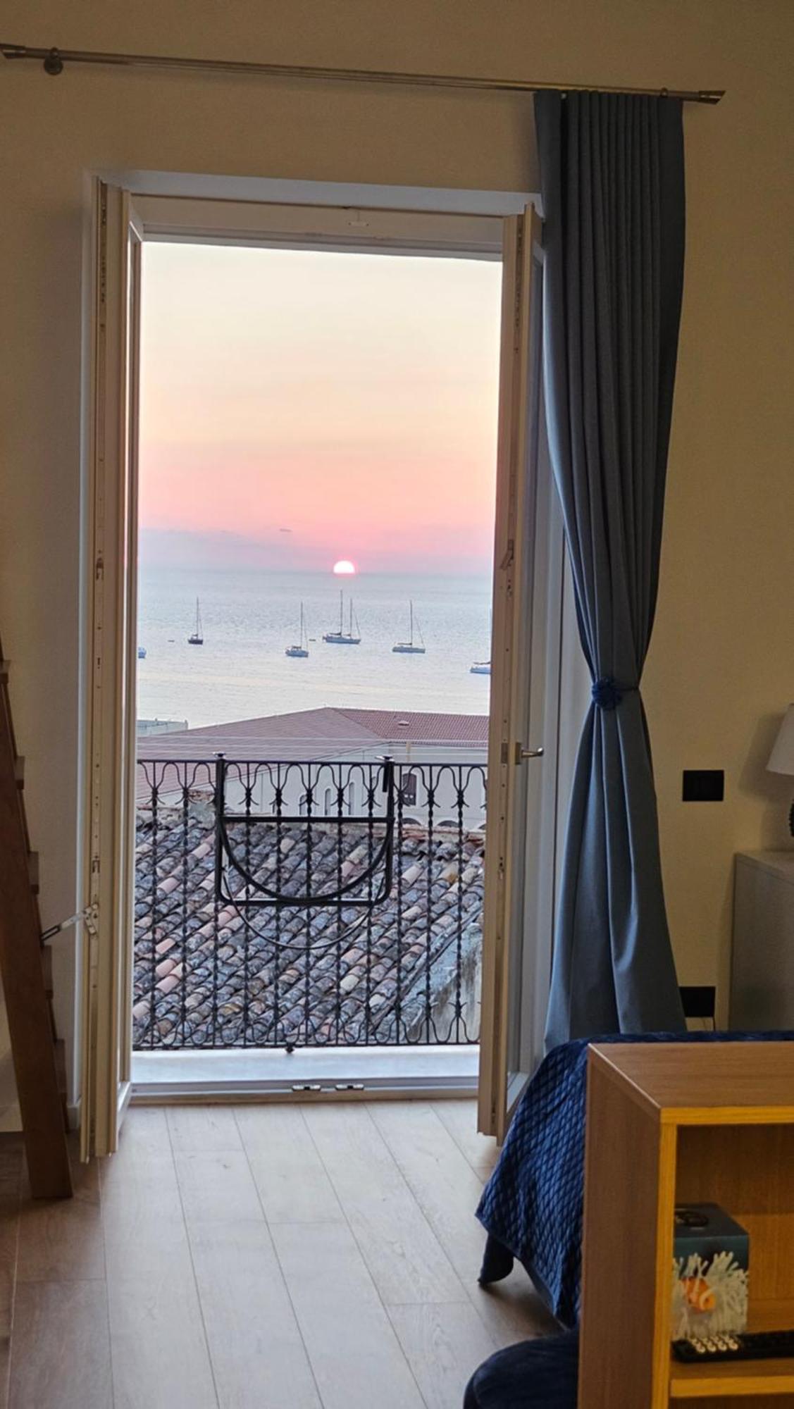 Amuni - Exclusive Suite In Centro A Cefalu Vista Mare Esterno foto